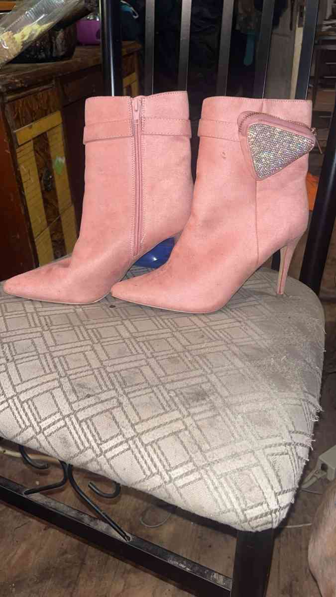 Rouge Helium Heel Booties