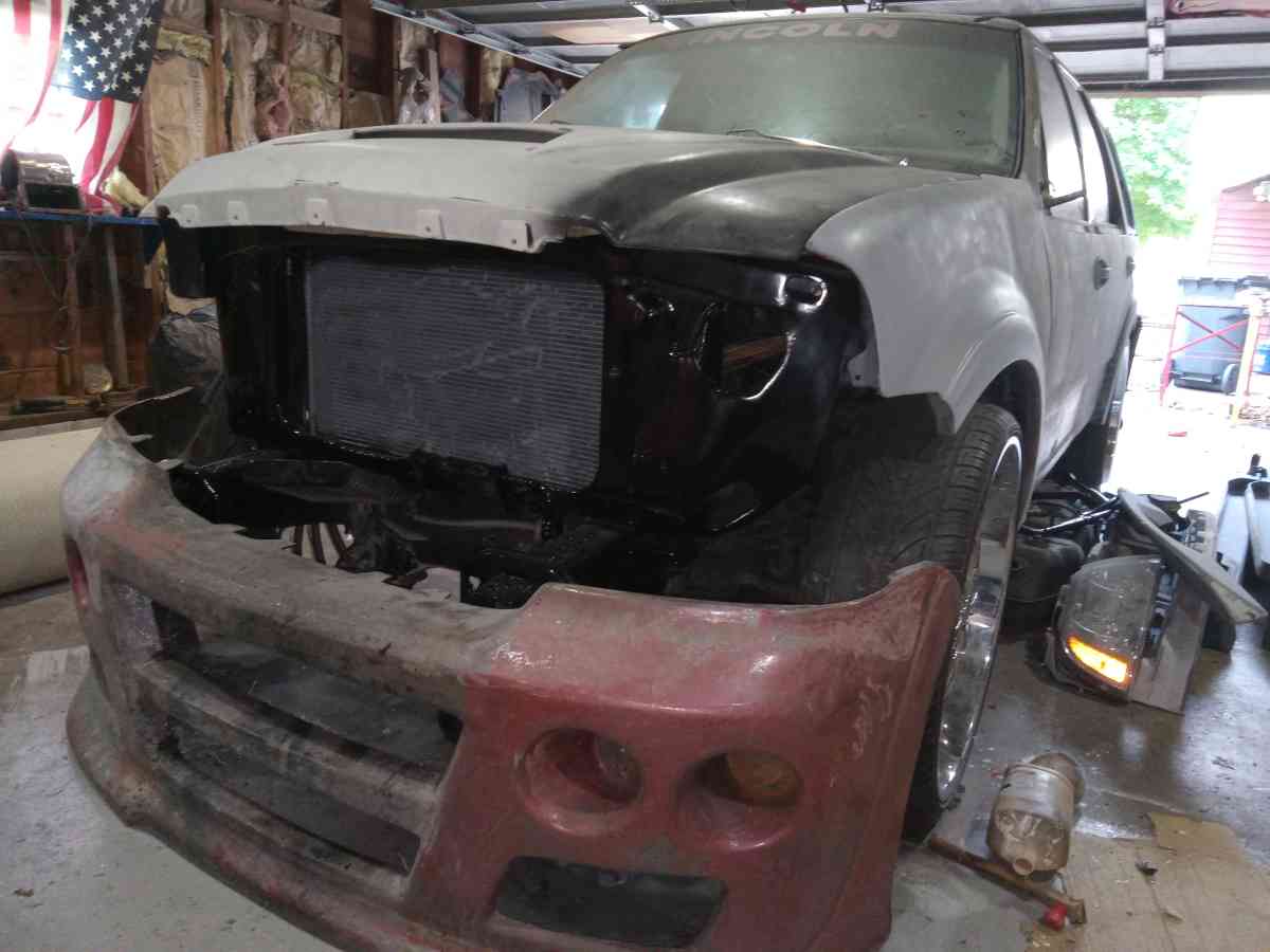 PROJECT VEHICLE  LINCOLN NAVIGATOR