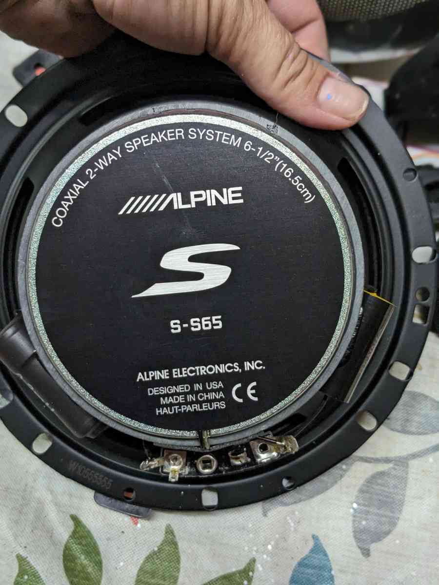 complete Alpine stero system with sub amp and install kit