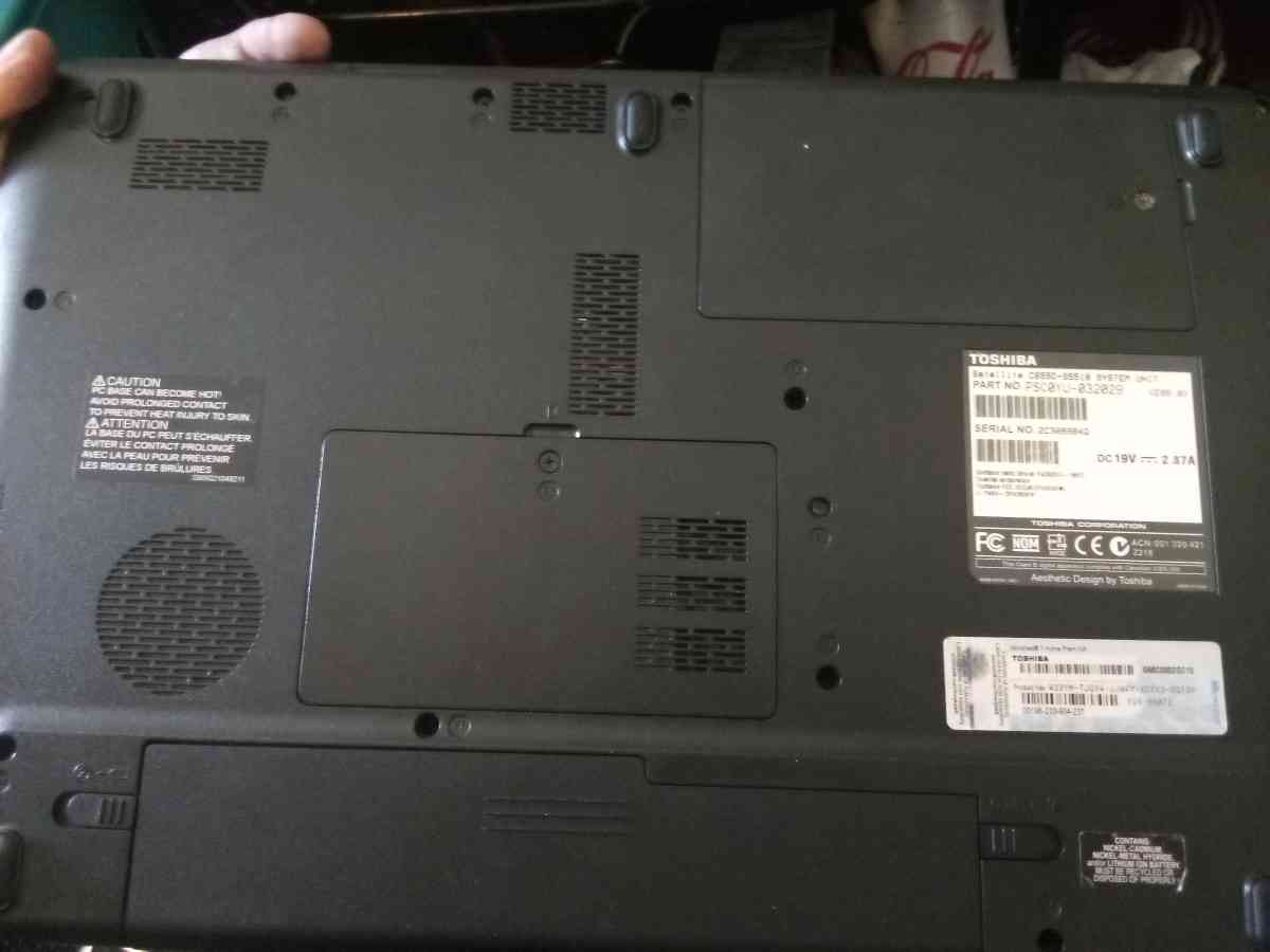 Toshiba Satellite Windows 7 laptop computer