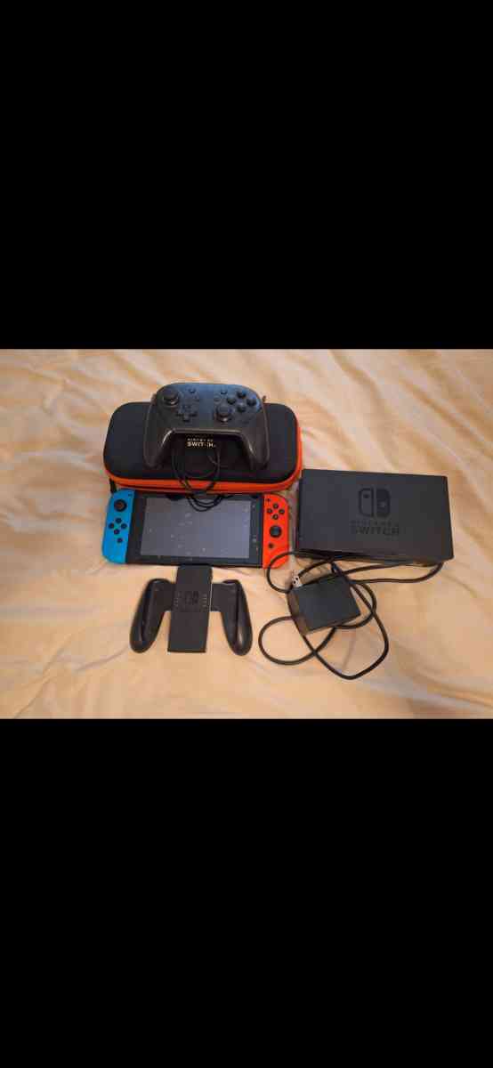 Nintendo Switch With Pro Controller And Luigi Mansion 3