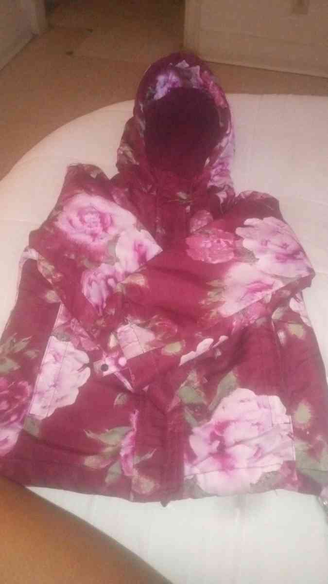 children place jacket that is brand new and a size 5