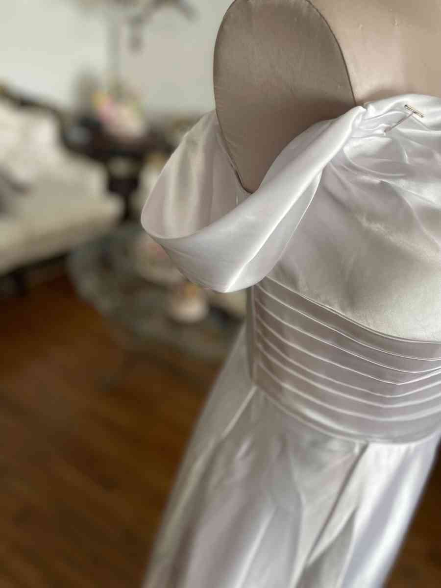 size 10 white wedding gown corset back NEW