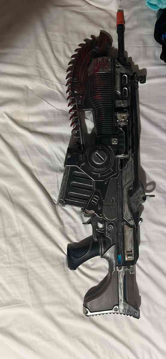 gears of war 4 lancer prop replica