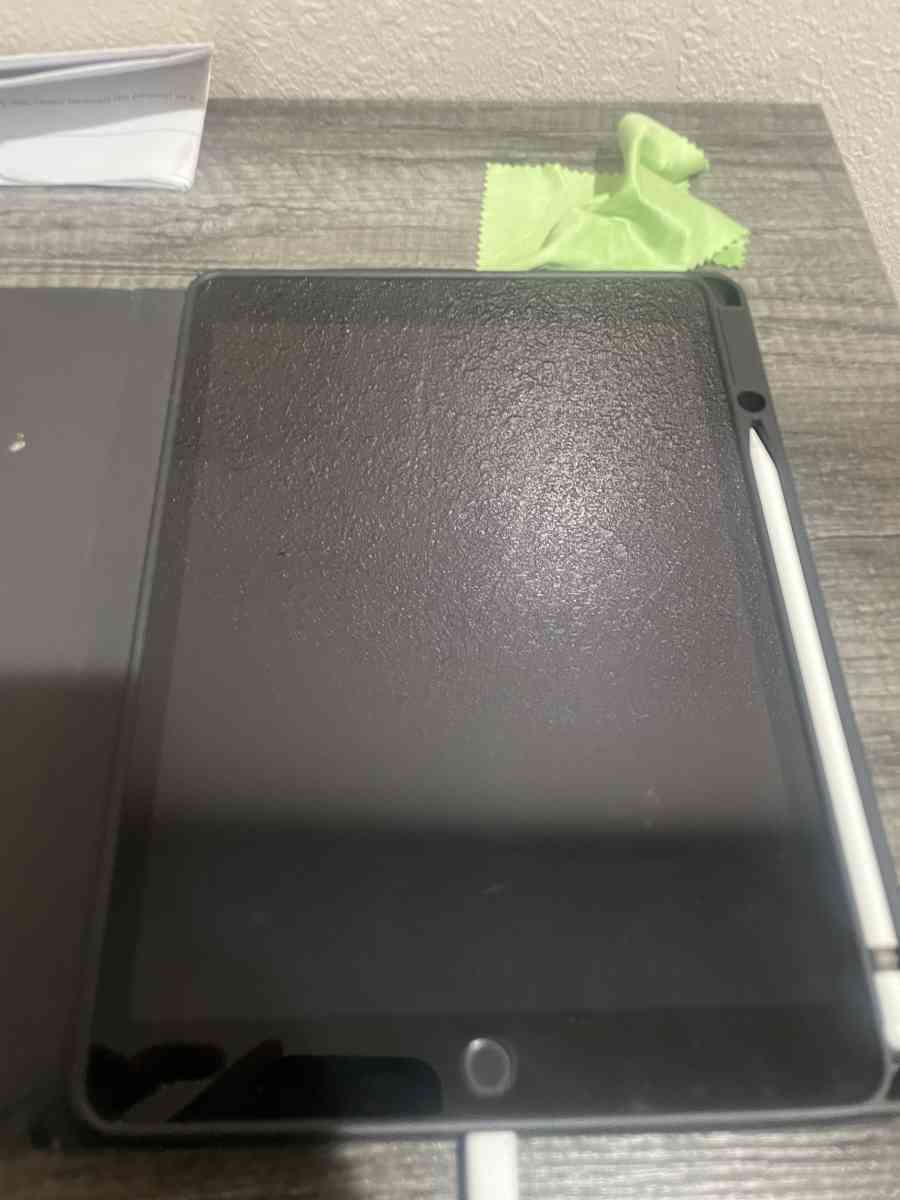 iPad 7th gen with Apple Pencil included