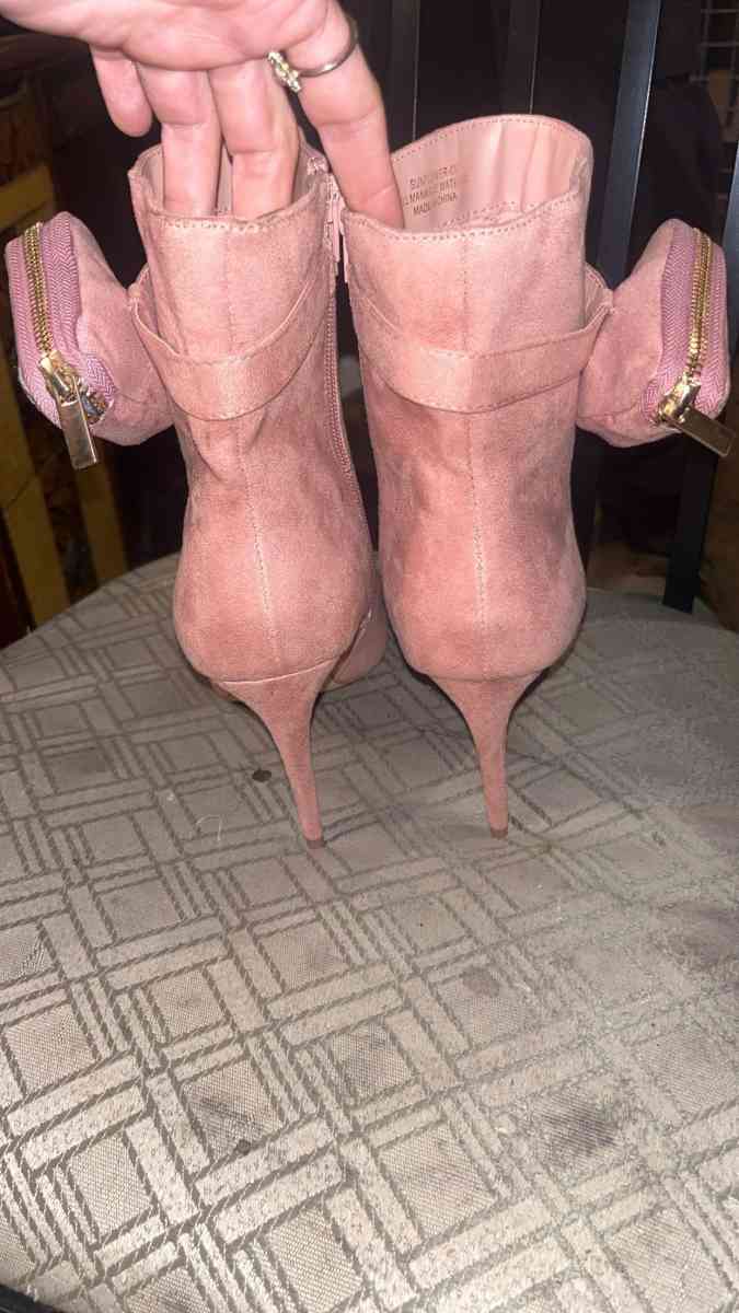 Rouge Helium Heel Booties