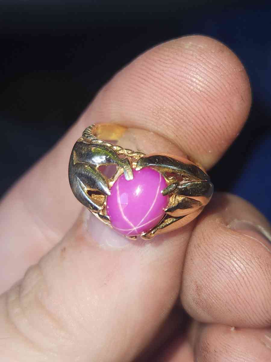 14kt pink star saphire ring