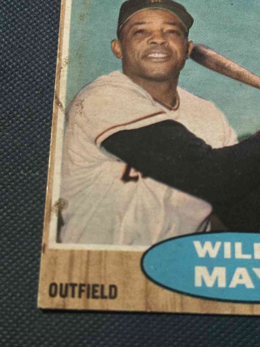 Willie Mays Baseball Card Topps 395