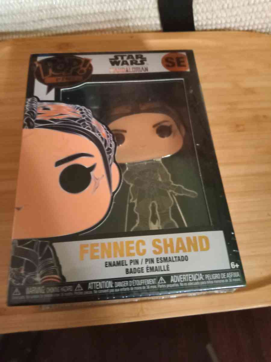 collectible Star war pins