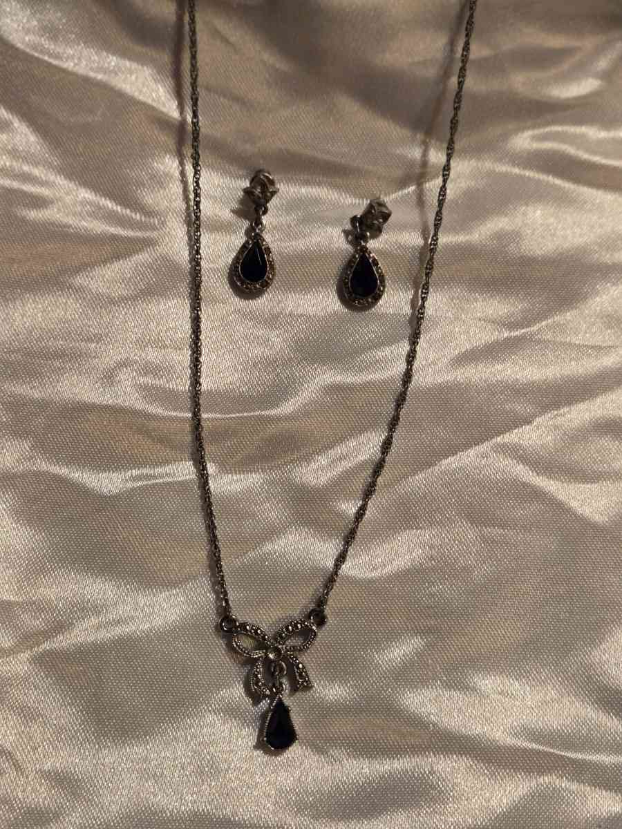 Necklace set