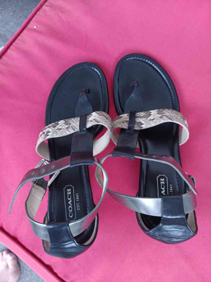 Coach snappy leather snakeskin candles size 6 5