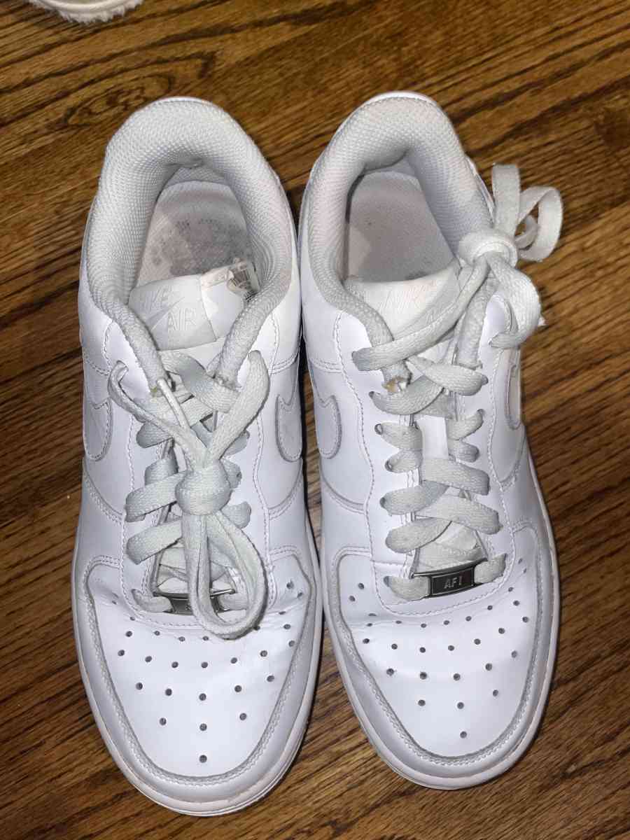 Selling Girl shirts some pants size SMed 2 Nike shoes size