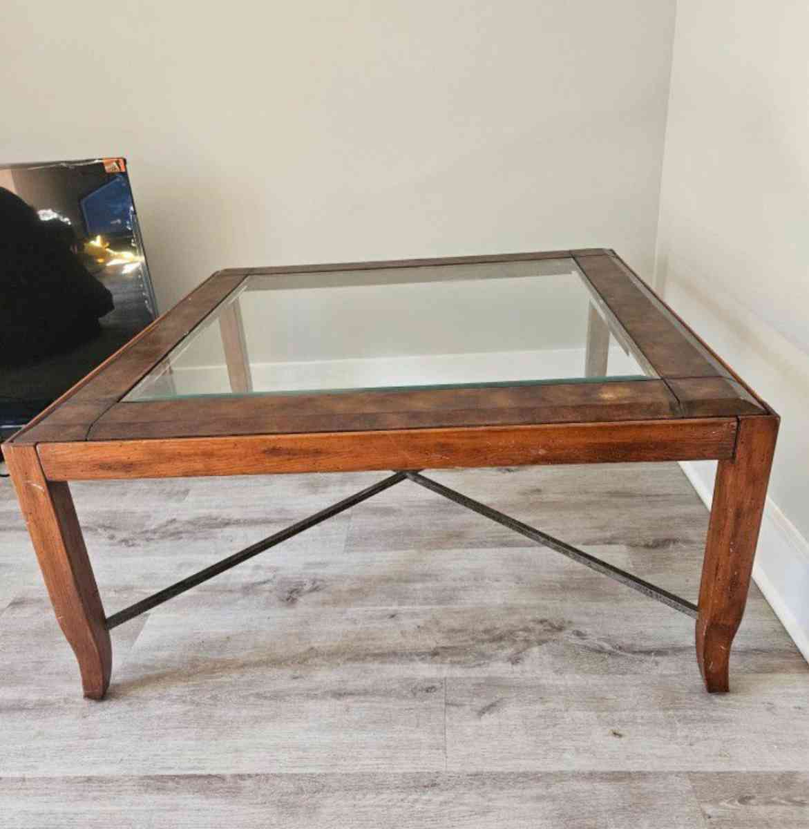Coffee Table  Only  20 Dollars
