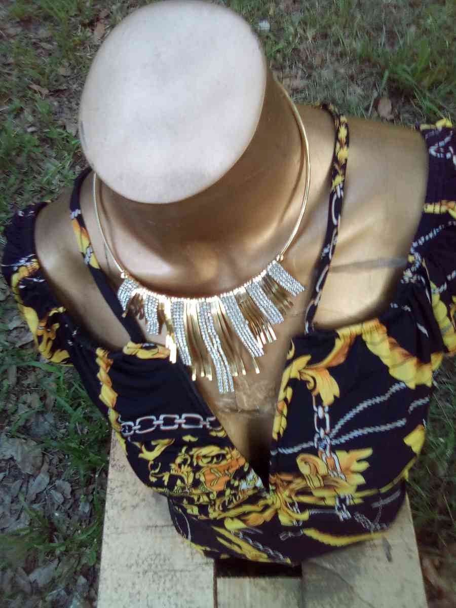 hanging diamond choker