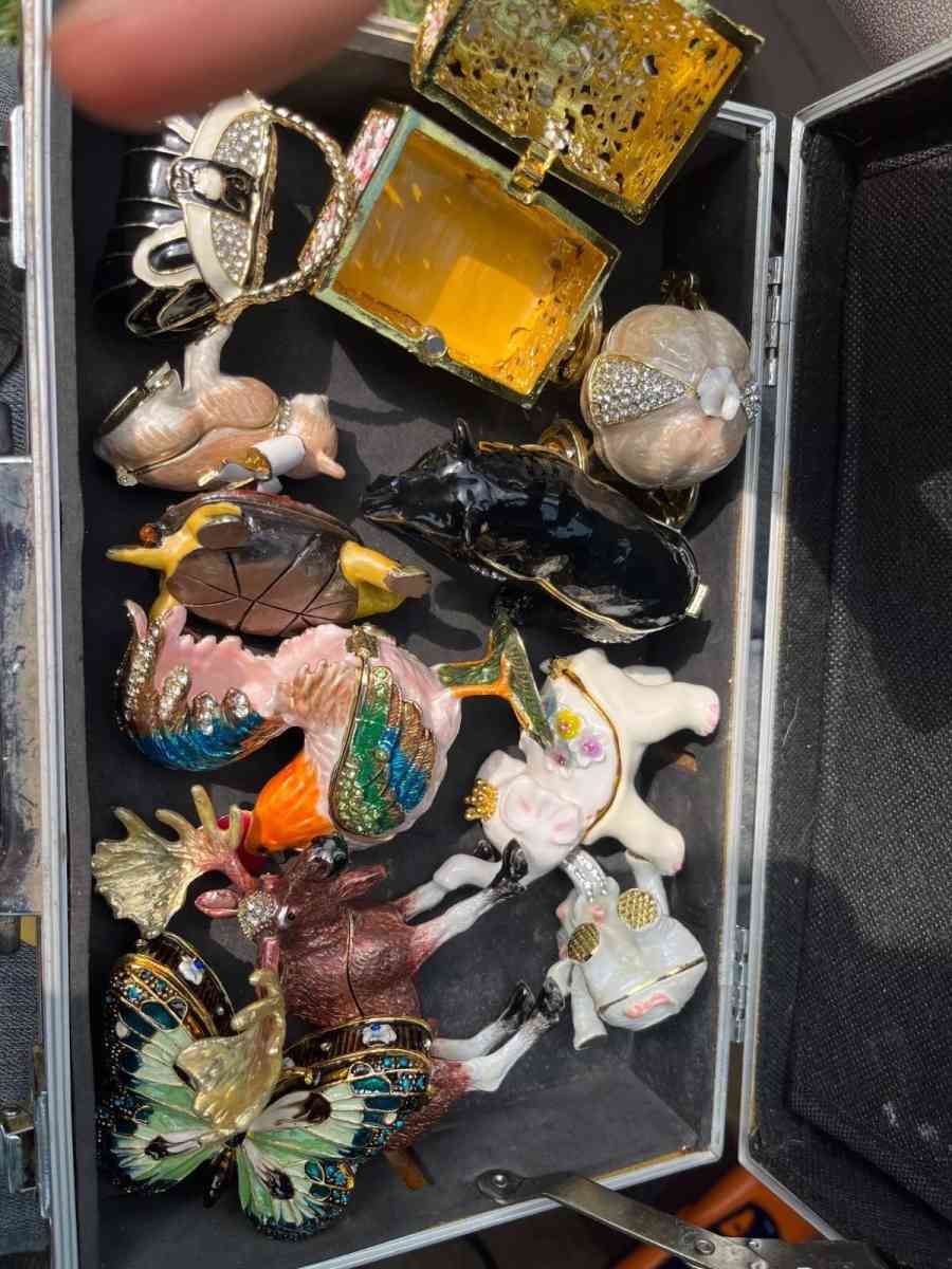 little jewelery boxes of animals and objects