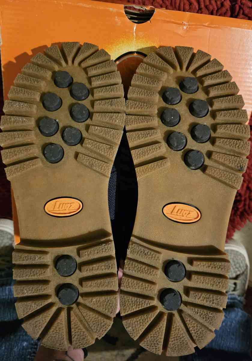 NWOT Lugz womens navy blue boots