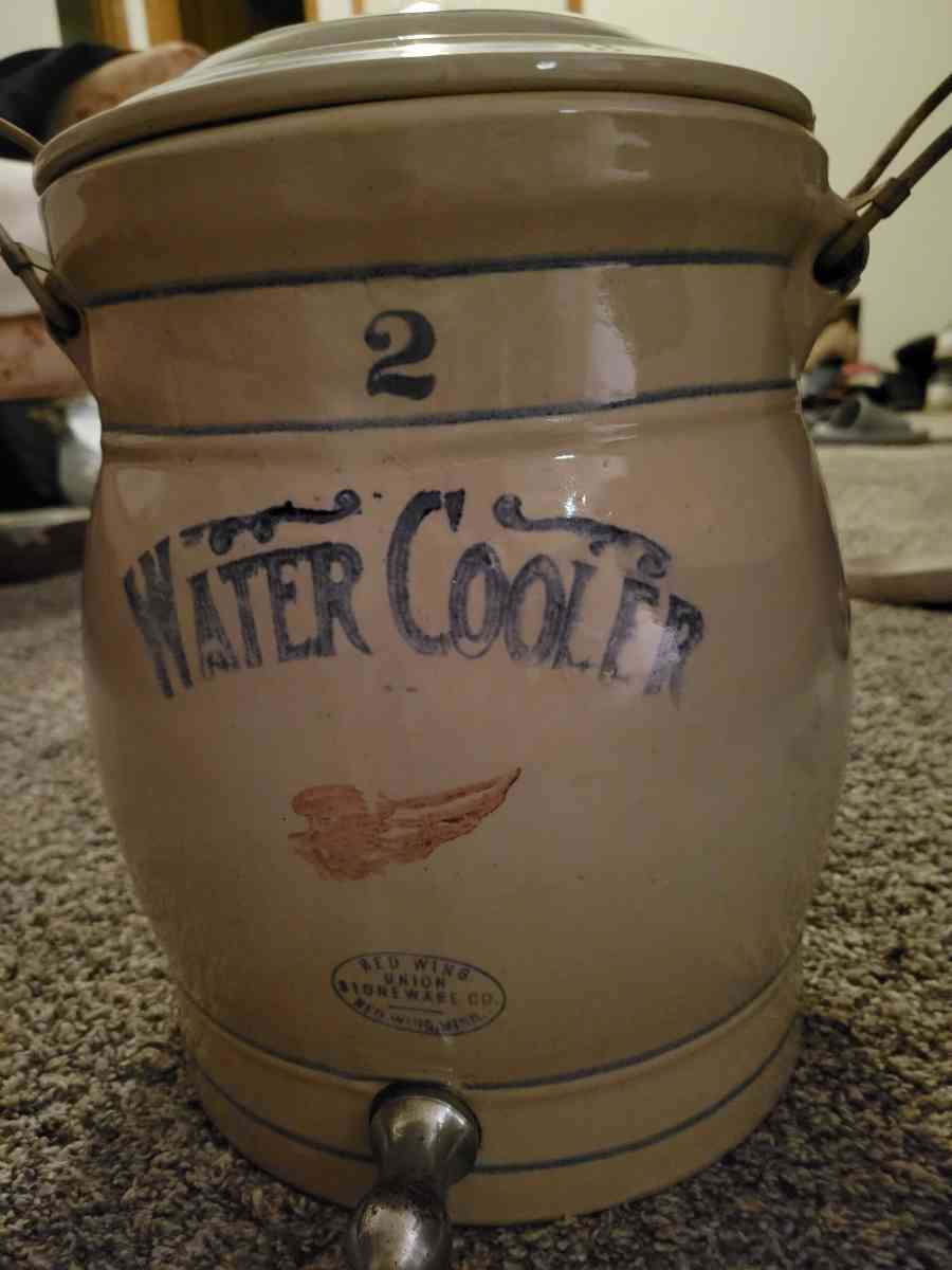 red wing Minnesota 2 gallon water cooler