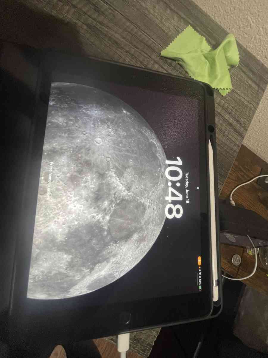 iPad 7th gen with Apple Pencil included