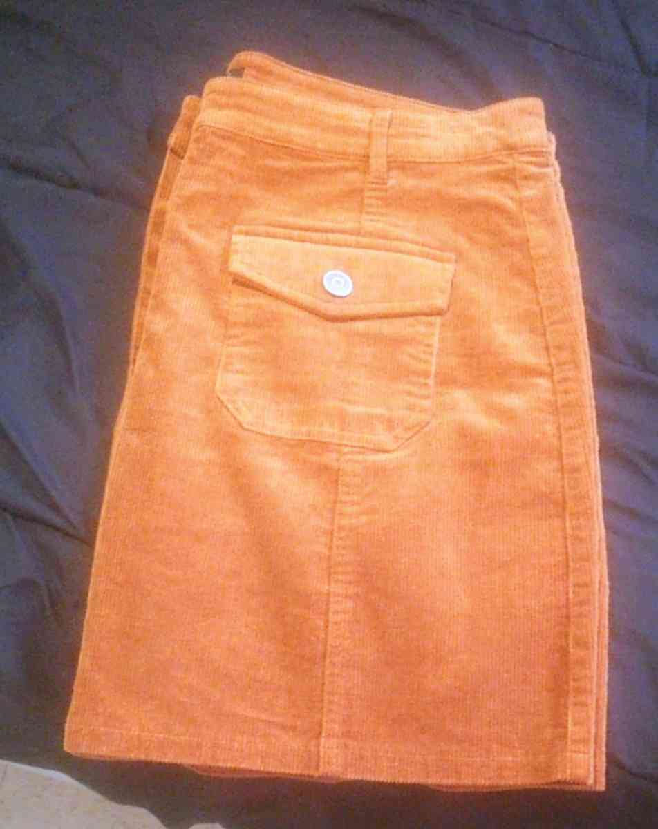 Im brown corduroy skirt button down the front size extra