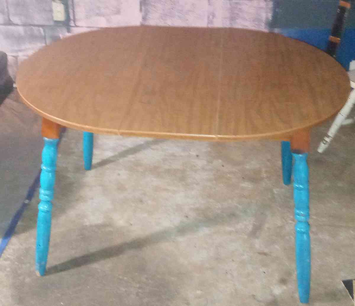 4 people dining room table with chairs