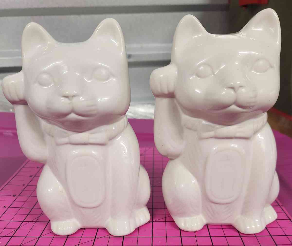 Two 14oz White Ceramic Japanese Maneki Neko Mugs