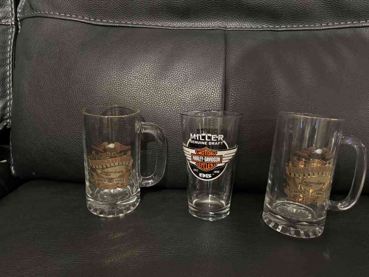 GLASS MUGS