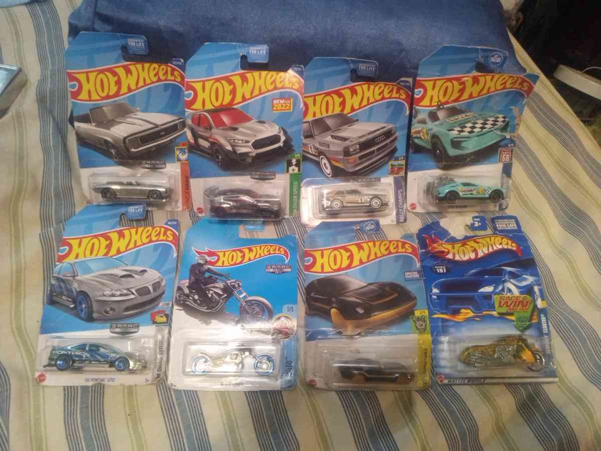 Set of 8 Hotwheels