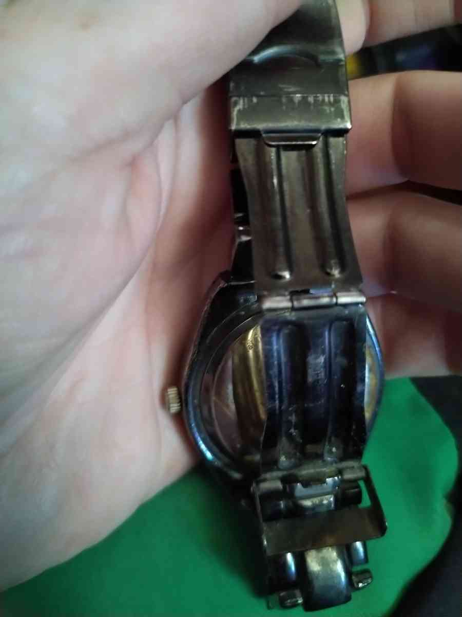 skull quartz analog watch dragon on face