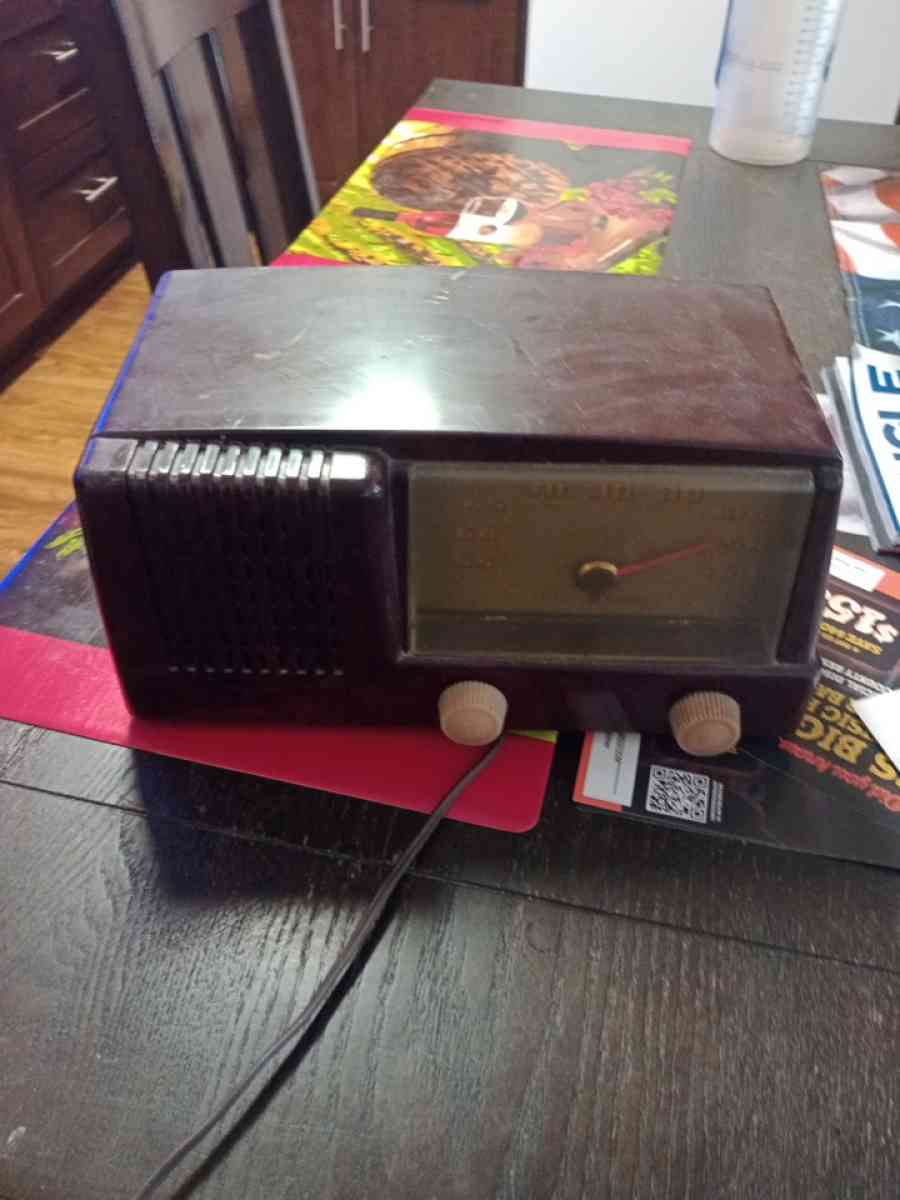 Antique 1950s GE AM Raido