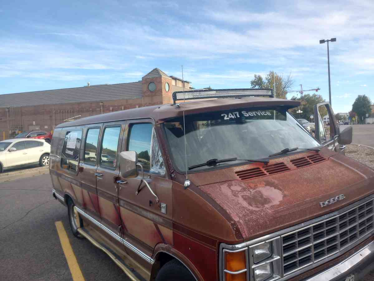1984 Dodge van 19 ft long 360 d250