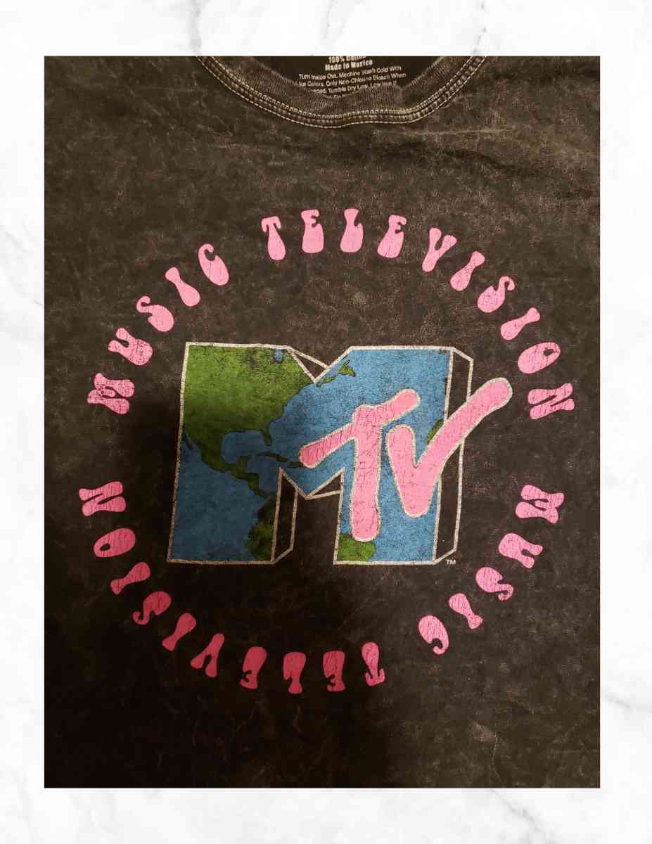 VintageStyle MTV Logo Cropped Graphic TShirt Size Large
