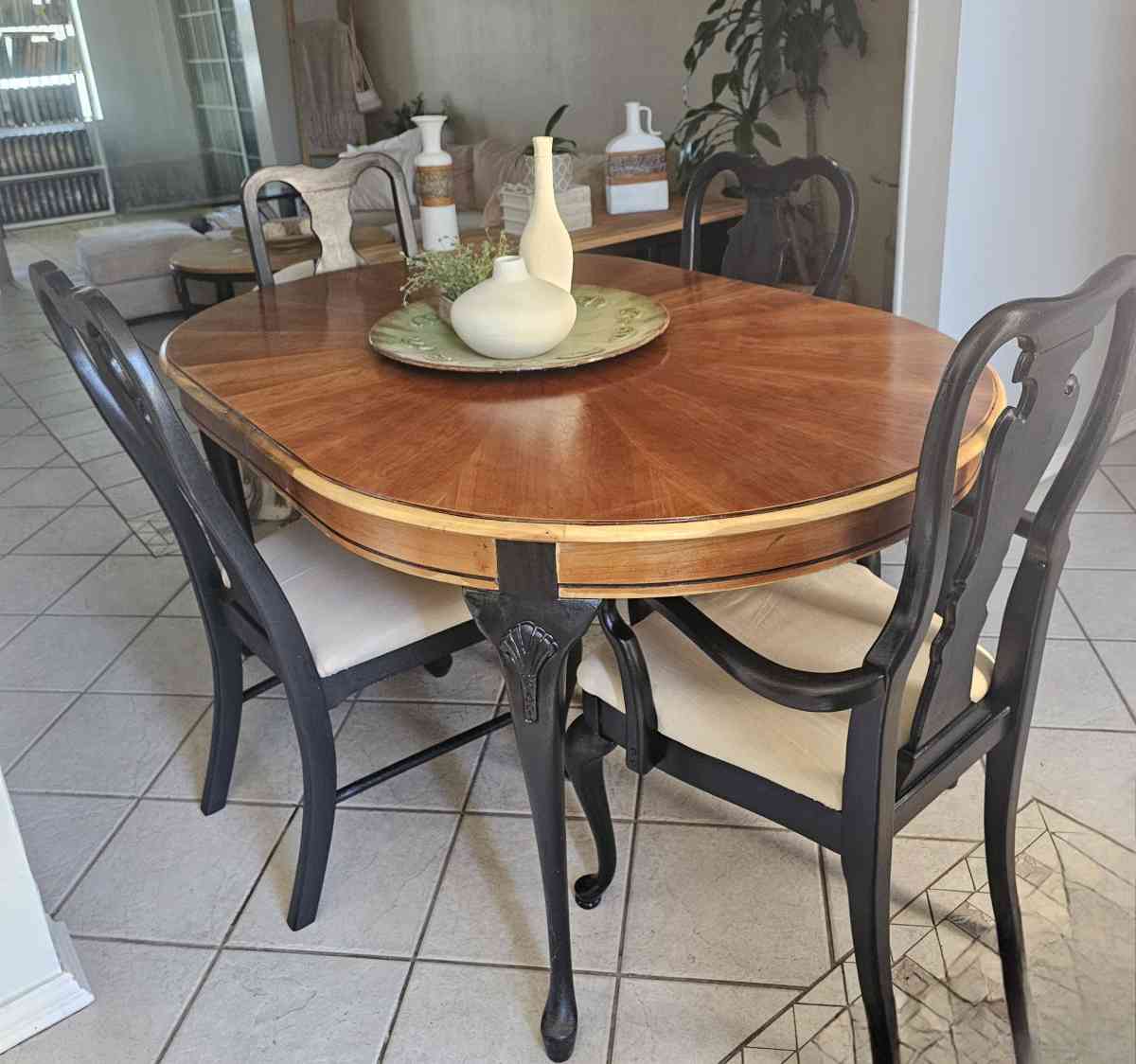 Dining Table and 4 Chairs
