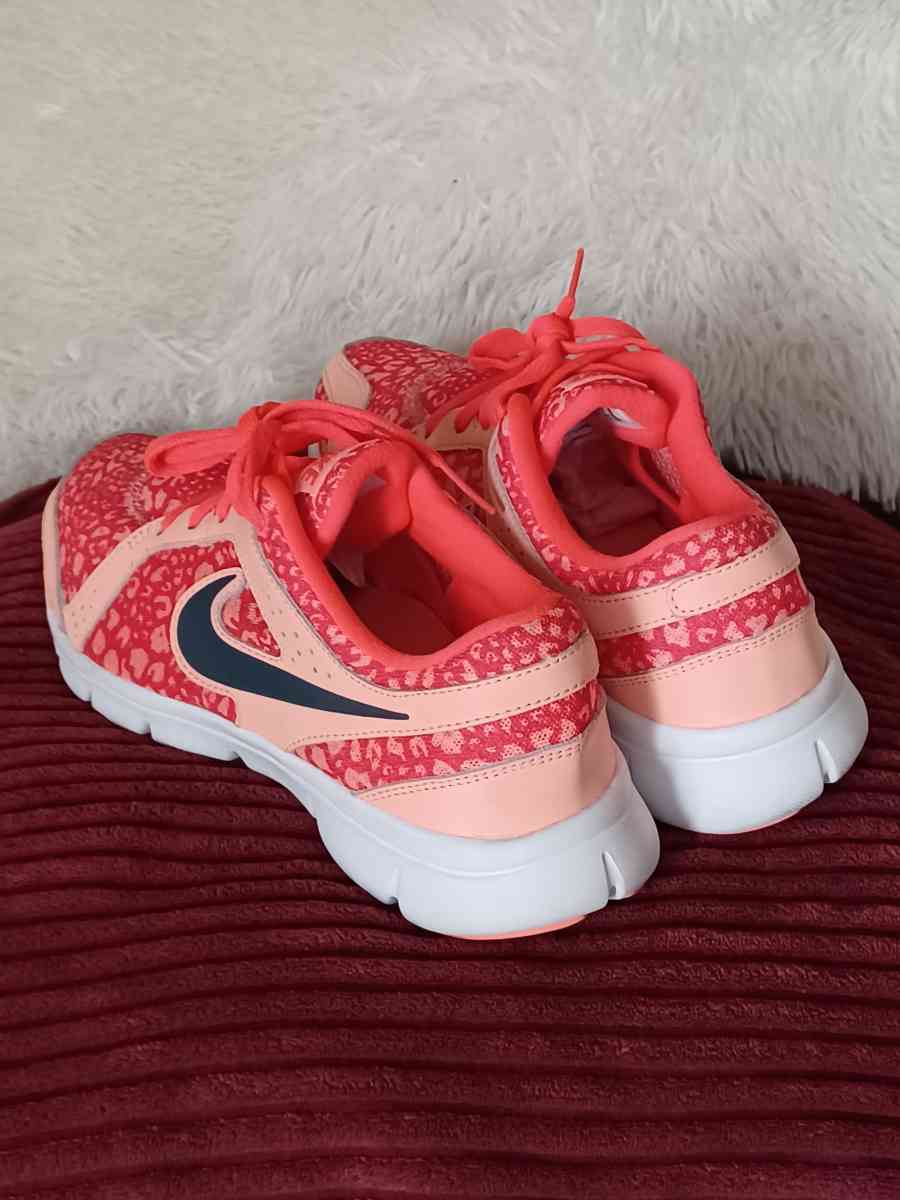 NIKE FLEX EXPERIENCE