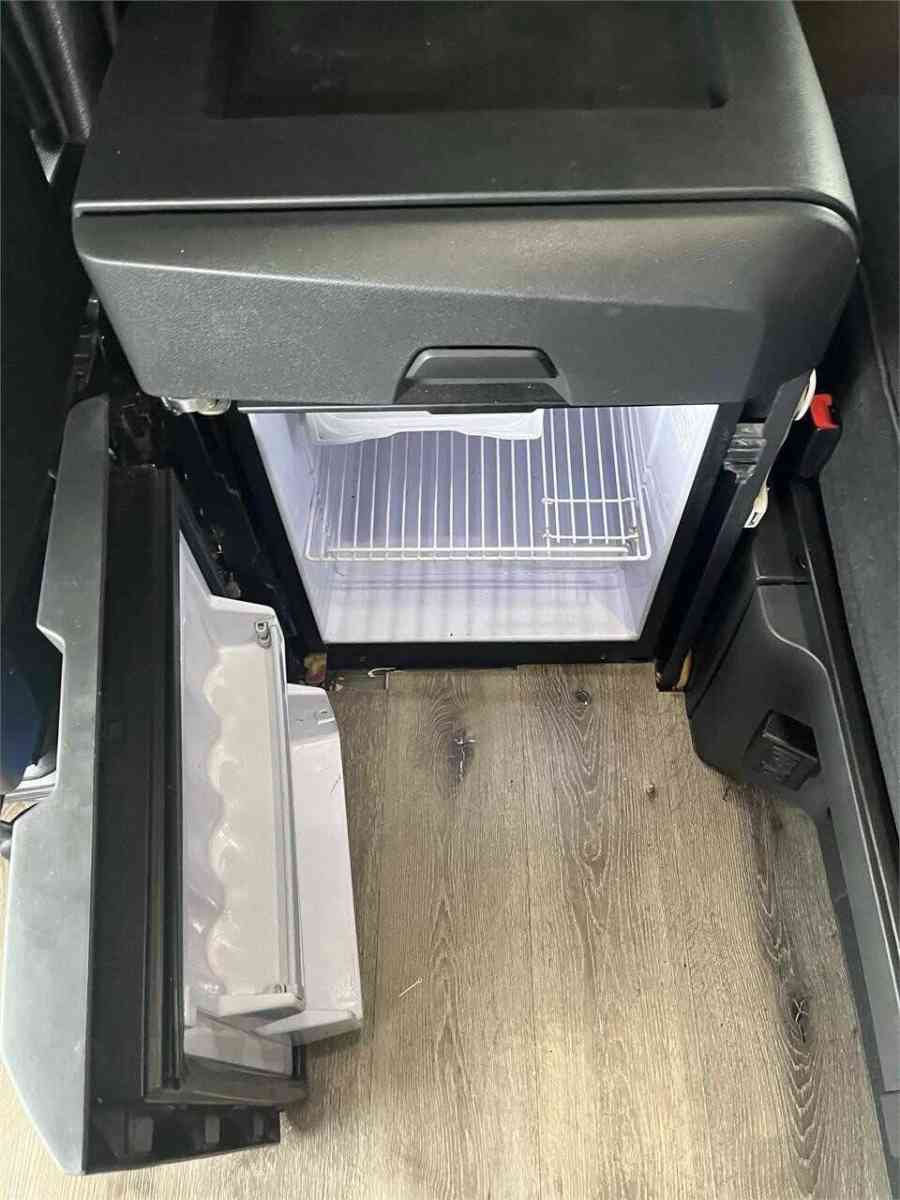 Neatly used 2017 Freightliner Cascadia Truck