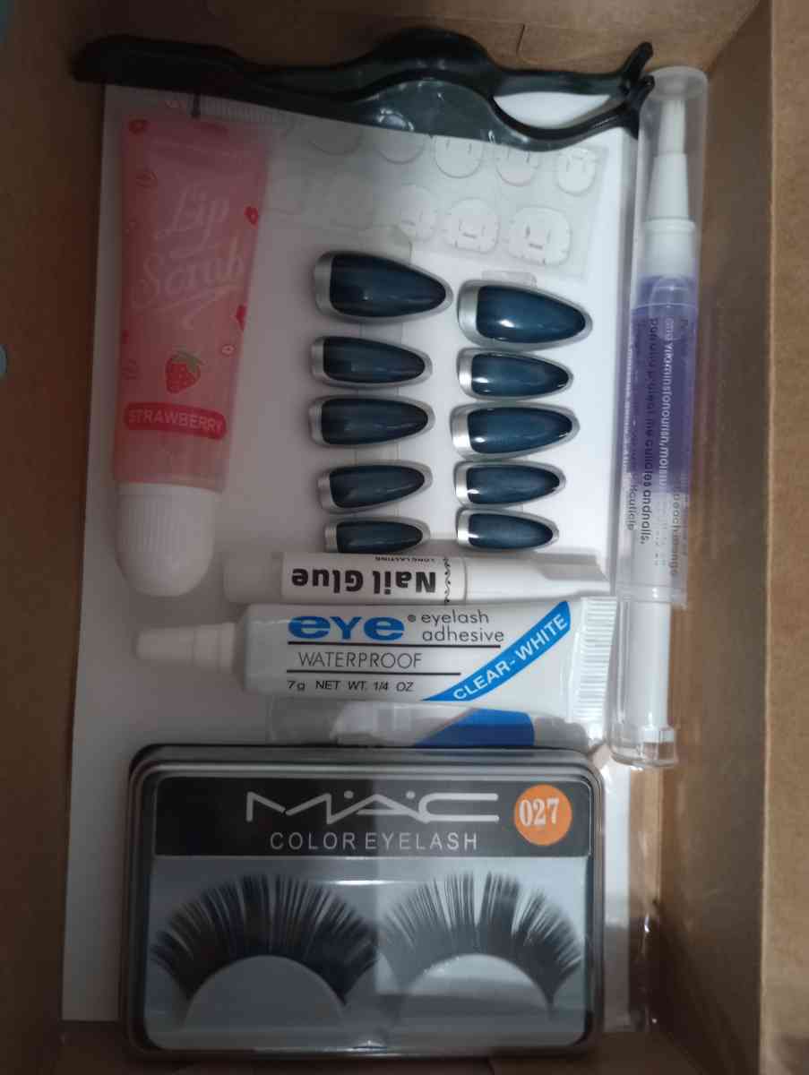 Complete Nail  Lash Beauty boxes
