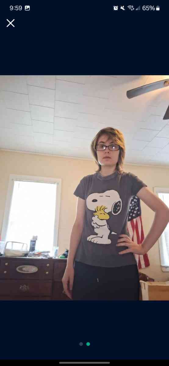 Peanuts Snoopy Tshirt  XS