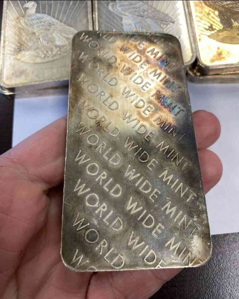 world wide mint American eagle vintage 10oz bars