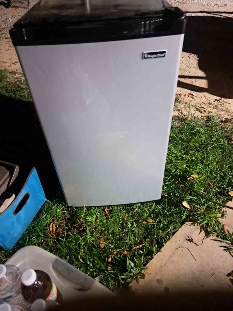 mini fridge  99 dollars or best offer