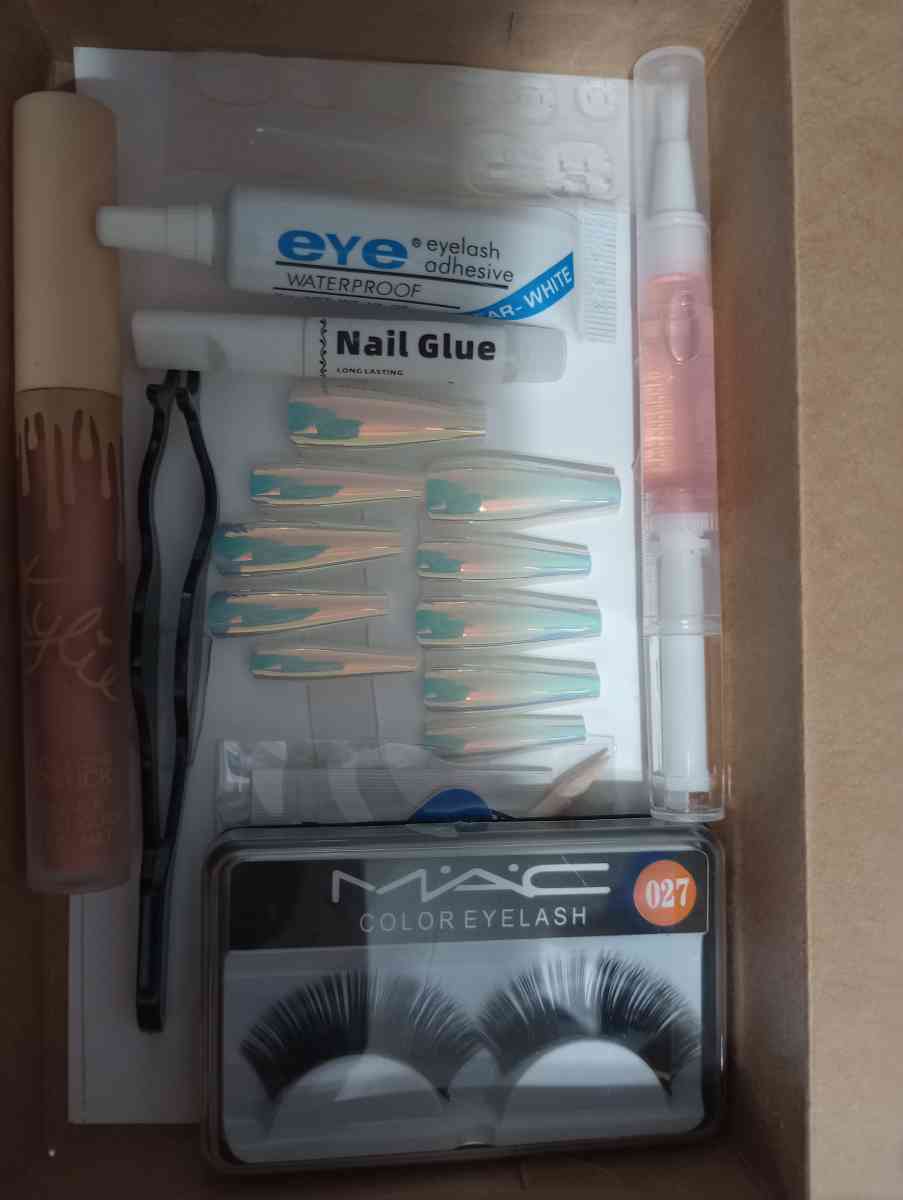 Complete Nail  Lash Beauty boxes