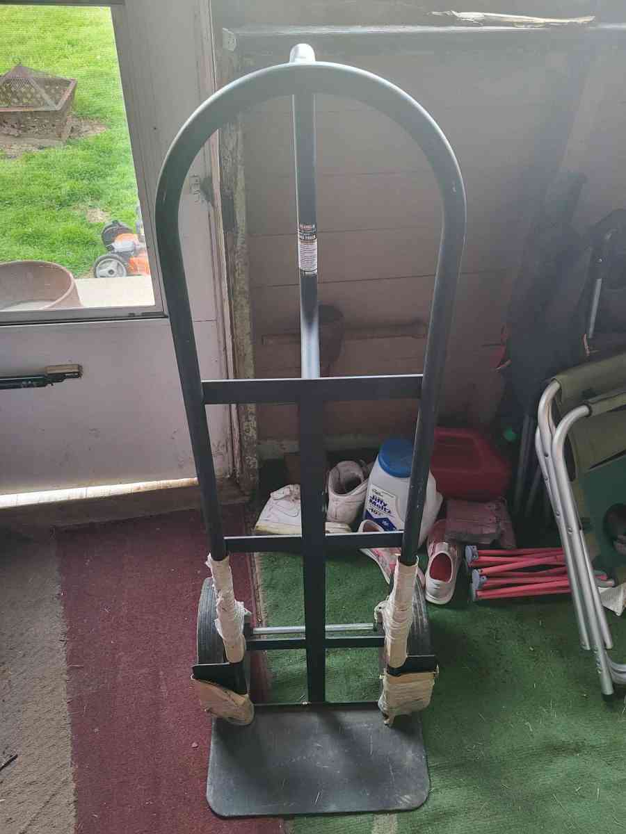 dollys  n several different drills and batteries