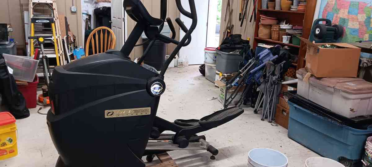 q35 octane fitness treadmill