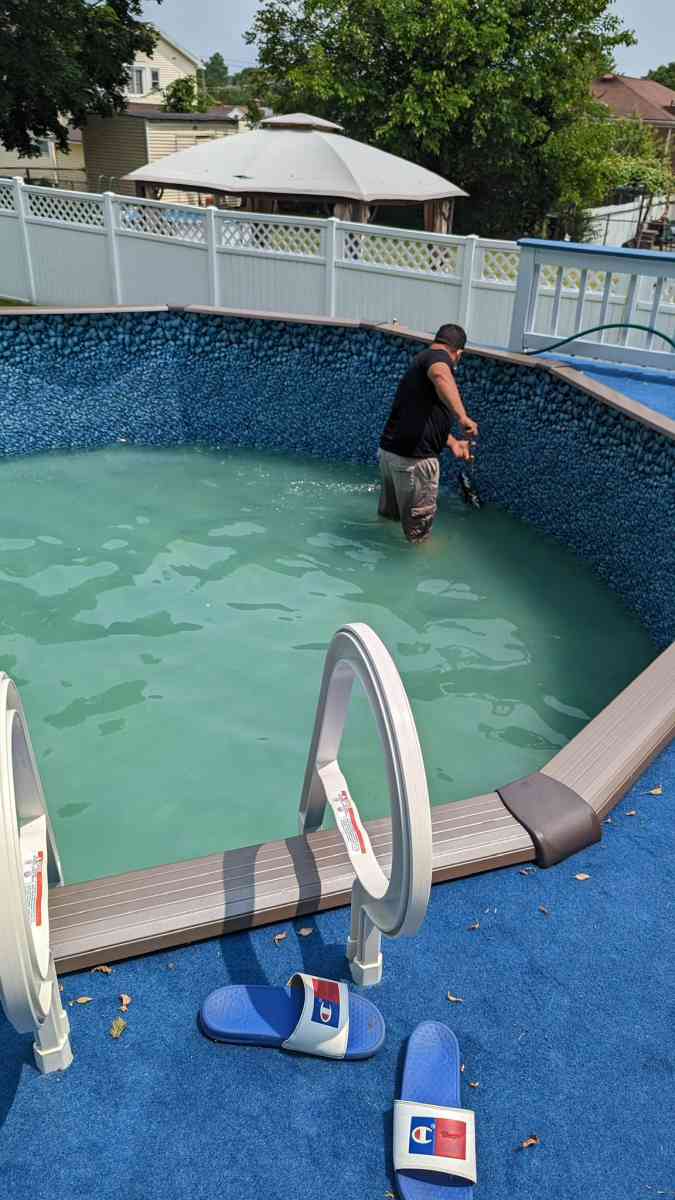 Necesitas ayuda con tu piscina escribeme