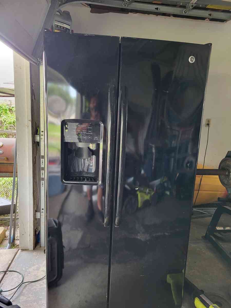 side by side  refrigerator