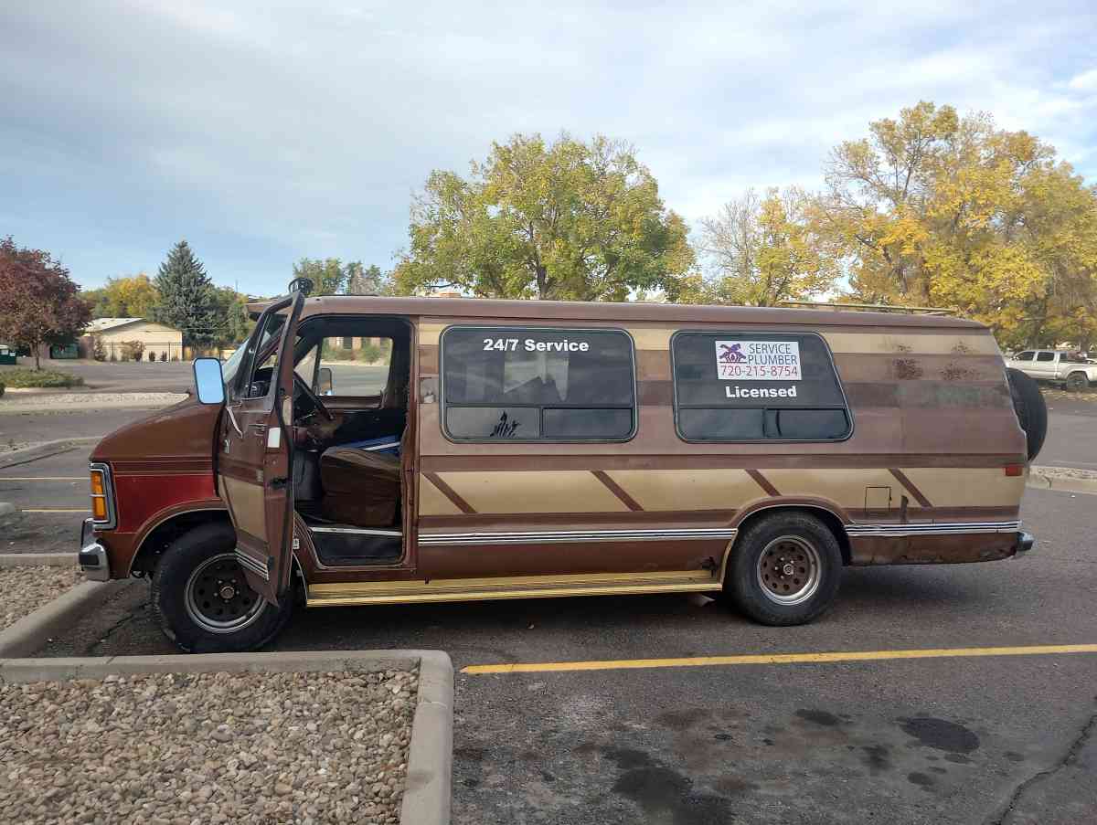 1984 Dodge van 19 ft long 360 d250