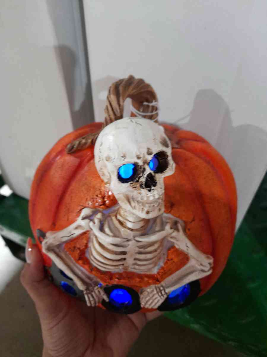 Halloween lighted pumpkin