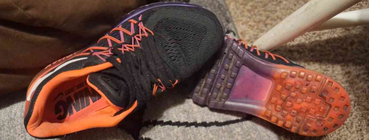 nike airmax size 8 HARLEY Davidson clothing n blanket