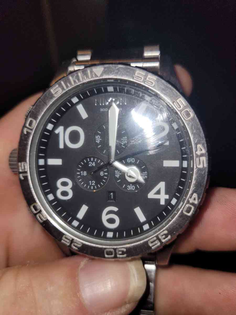 Nixon watch