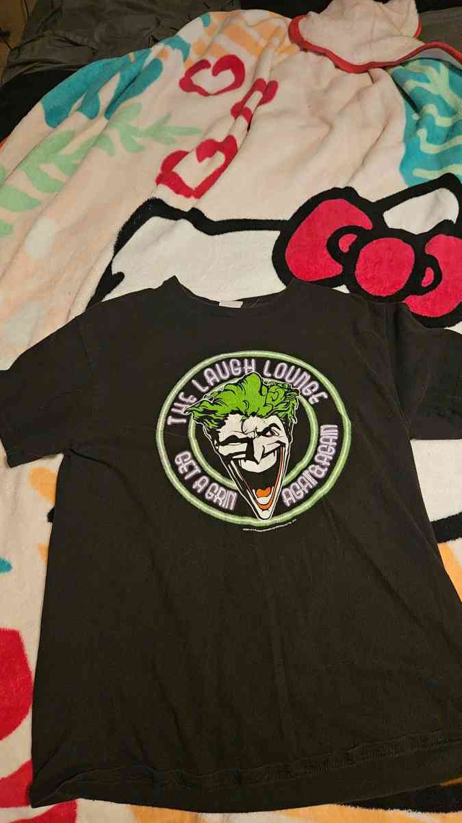 Womens Medium Joker Shirt