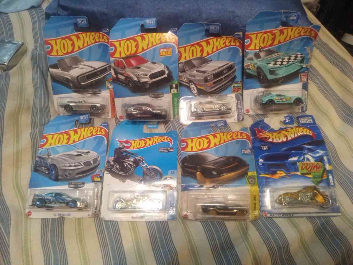 Set of 8 Hotwheels