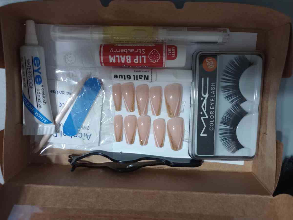 Complete Nail  Lash Beauty boxes